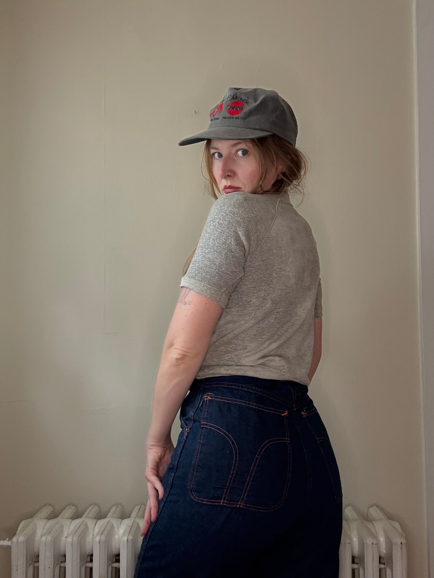 1970s Suck It To Me Grey Short Sleeve Crewneck XS/S