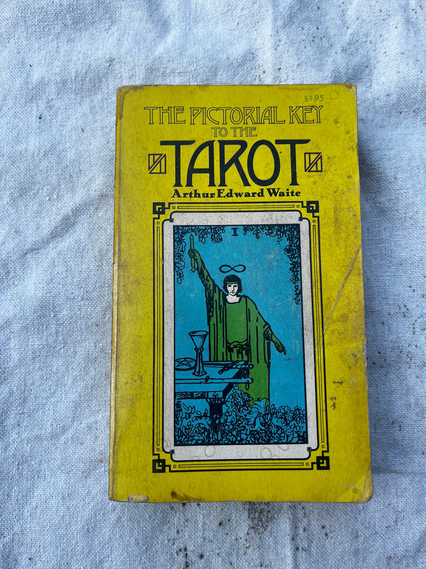 1971 The Pictorial Key to The Tarot Paperback