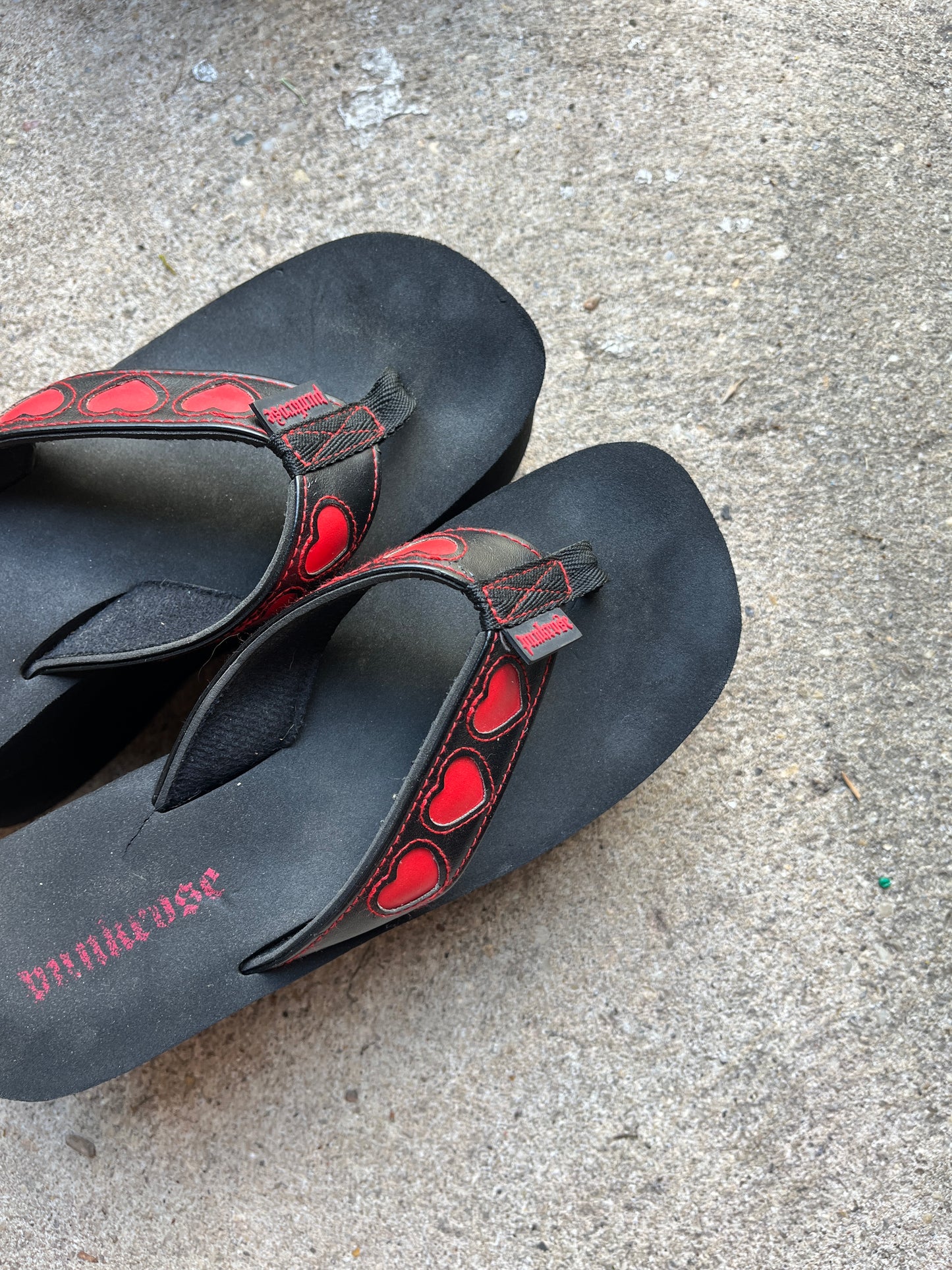 Vintage 1990s Flatform Heart Flipflops