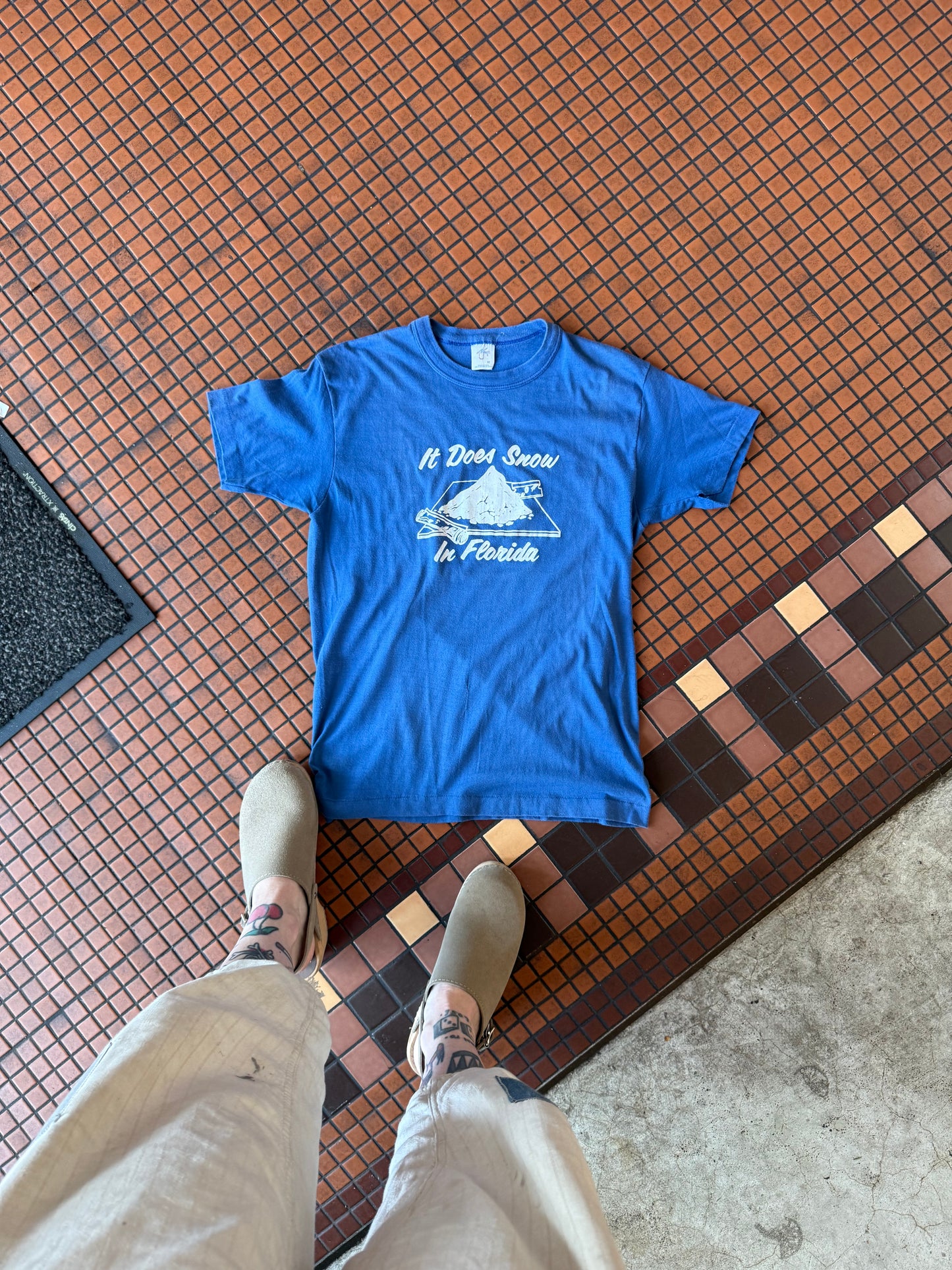 1970s/1980s It Snows in FL Tee
