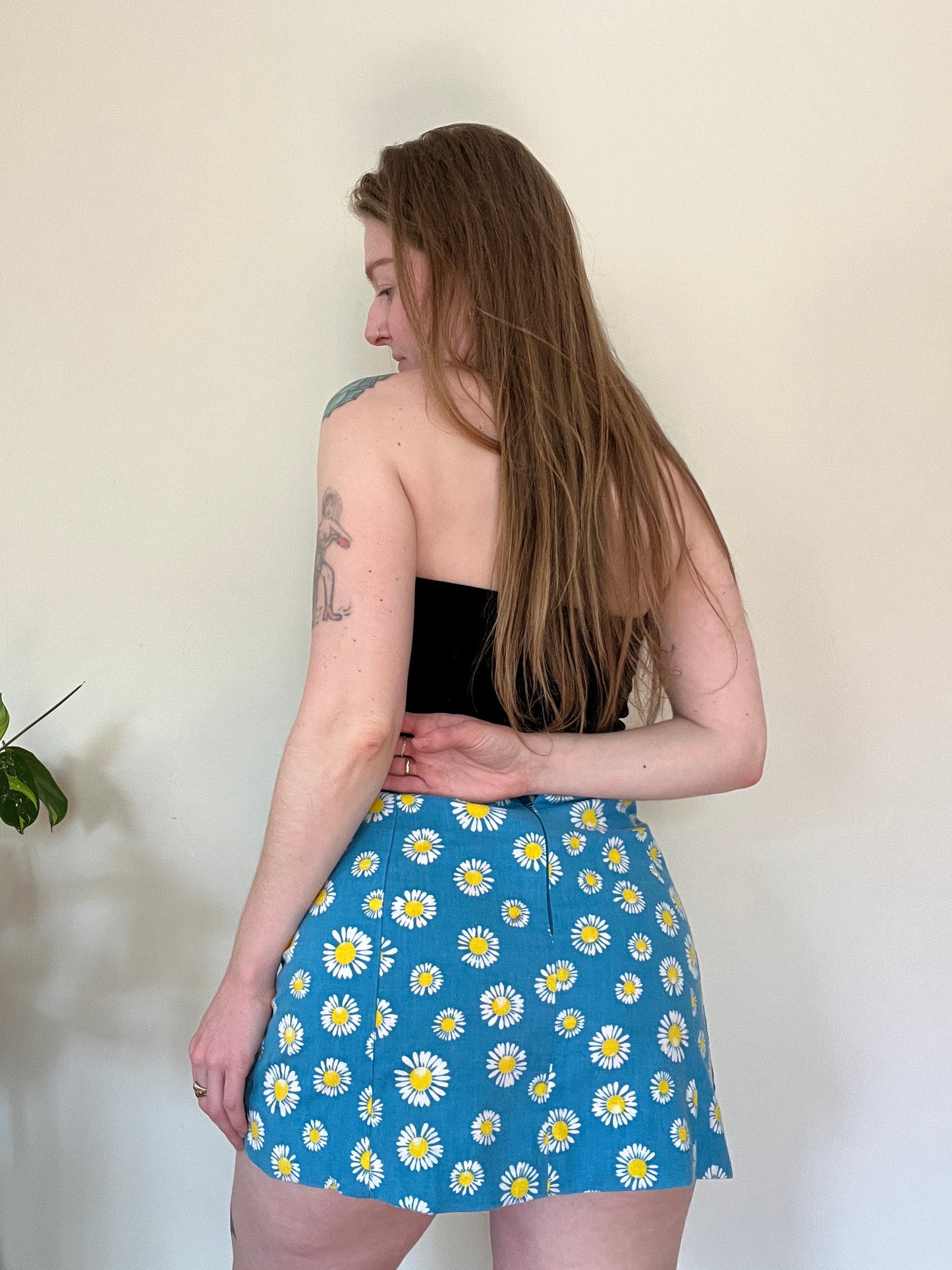 1970s Daisy Print Blue Skort