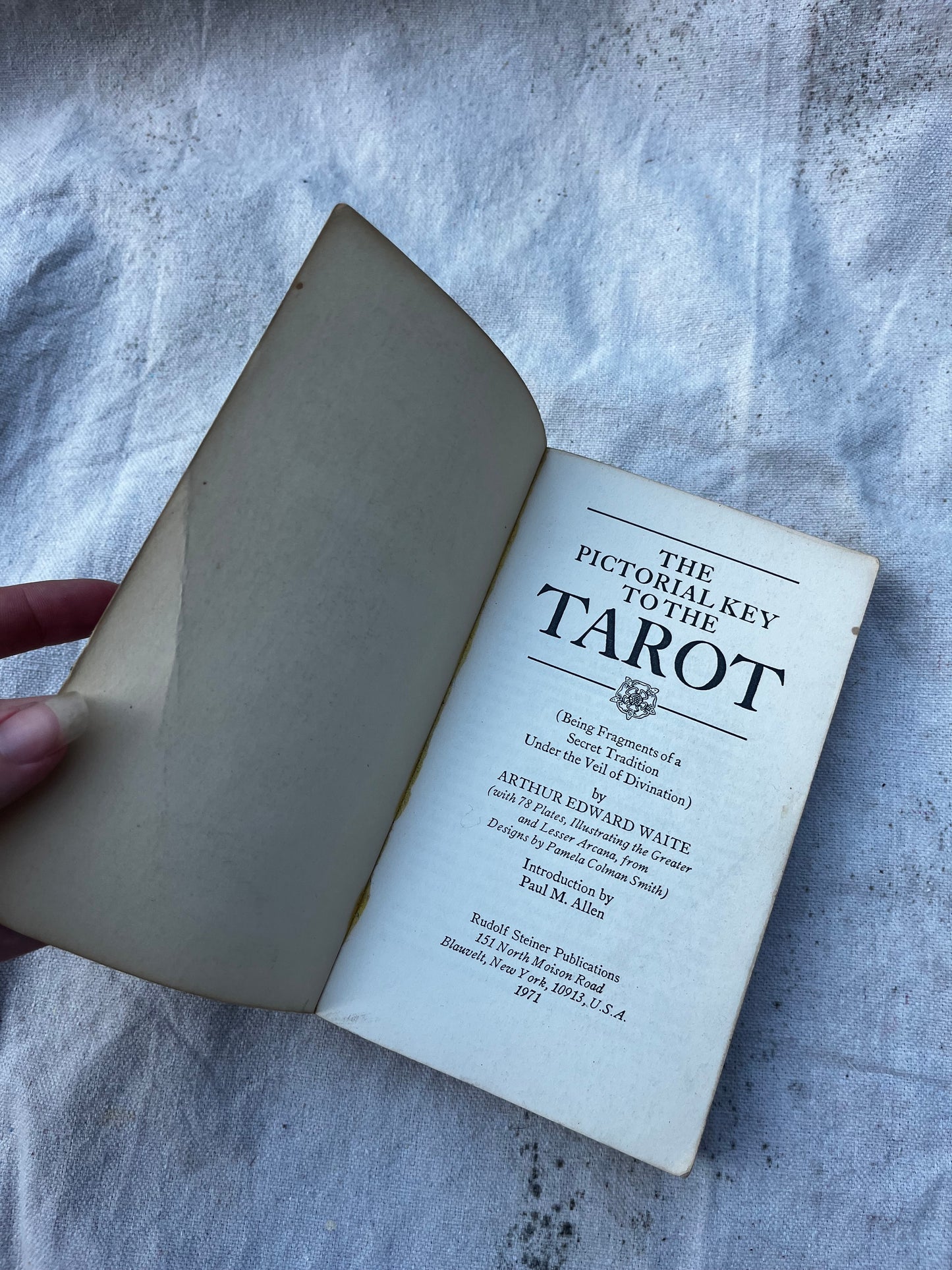 1971 The Pictorial Key to The Tarot Paperback