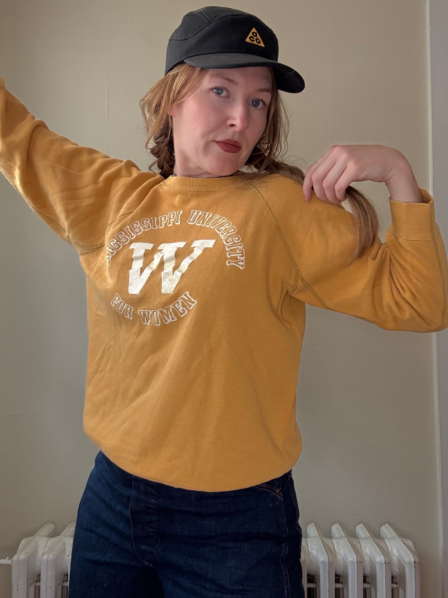 1960s Mississippi Univ For Women Burnt Orange Crew Neck M/L
