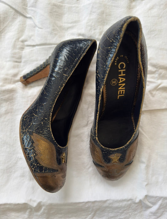Rare Vintage Chanel Crackled Leather Pumps with Large Bird Detailing 38