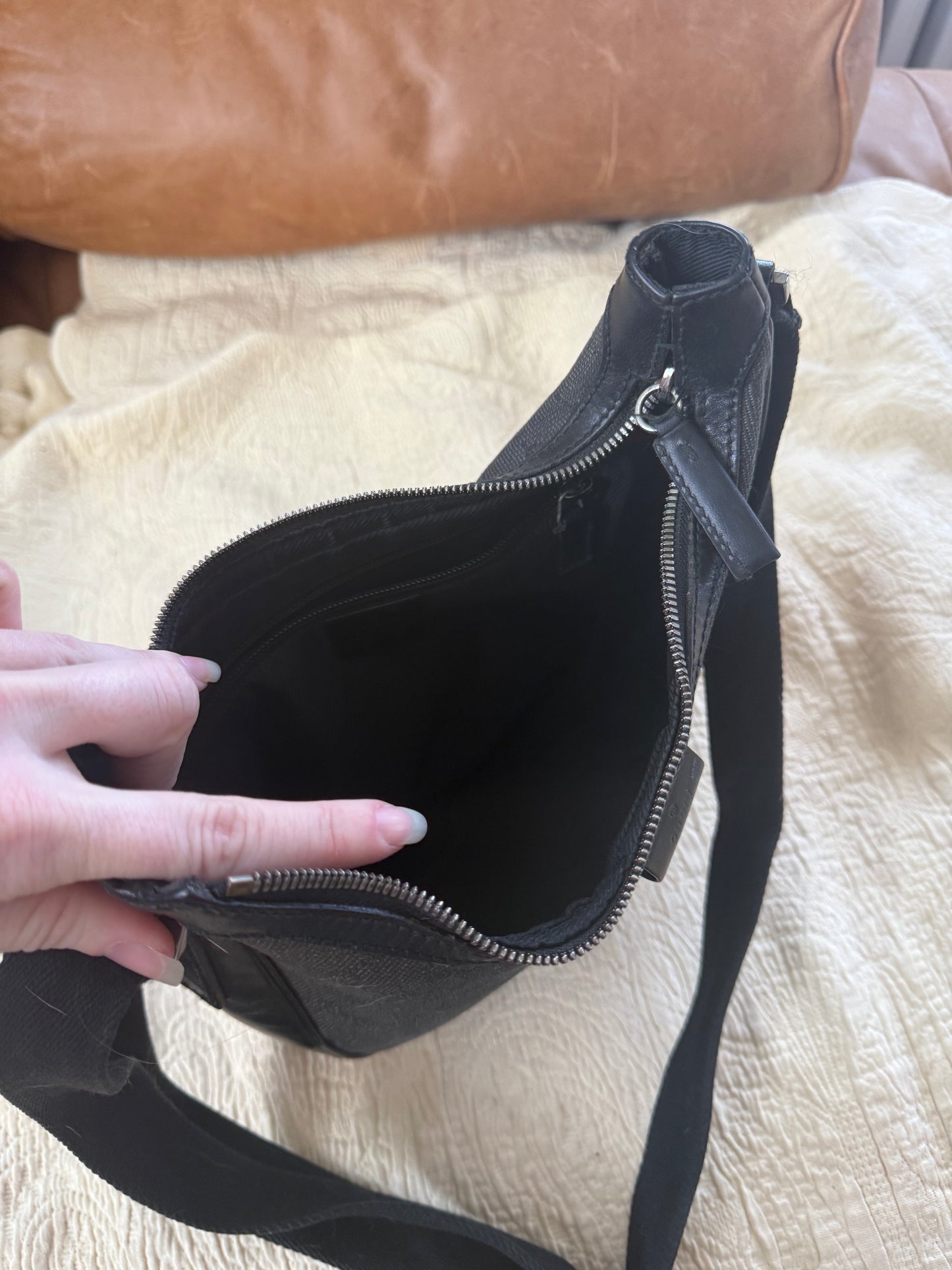 Authentic Y2K Gucci GG Black Purse