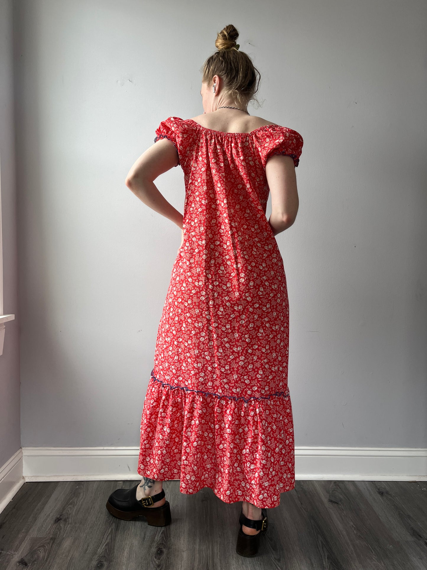 1970s Floral Flowy Red Dress