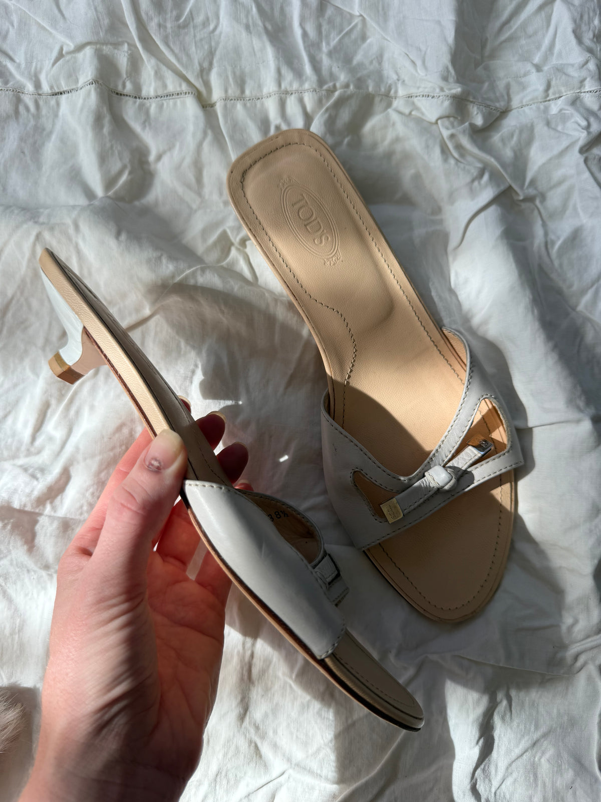 Vintage Tod's White Leather Low Heel Summer Sandal 38.5