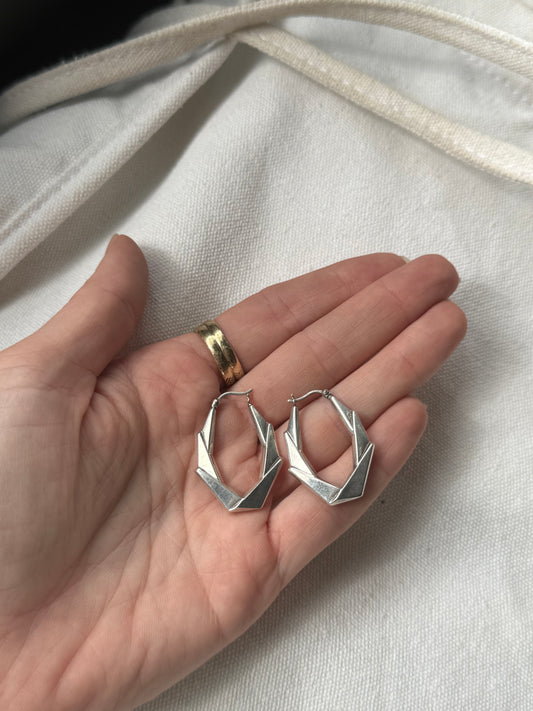 Geometrical Hoops