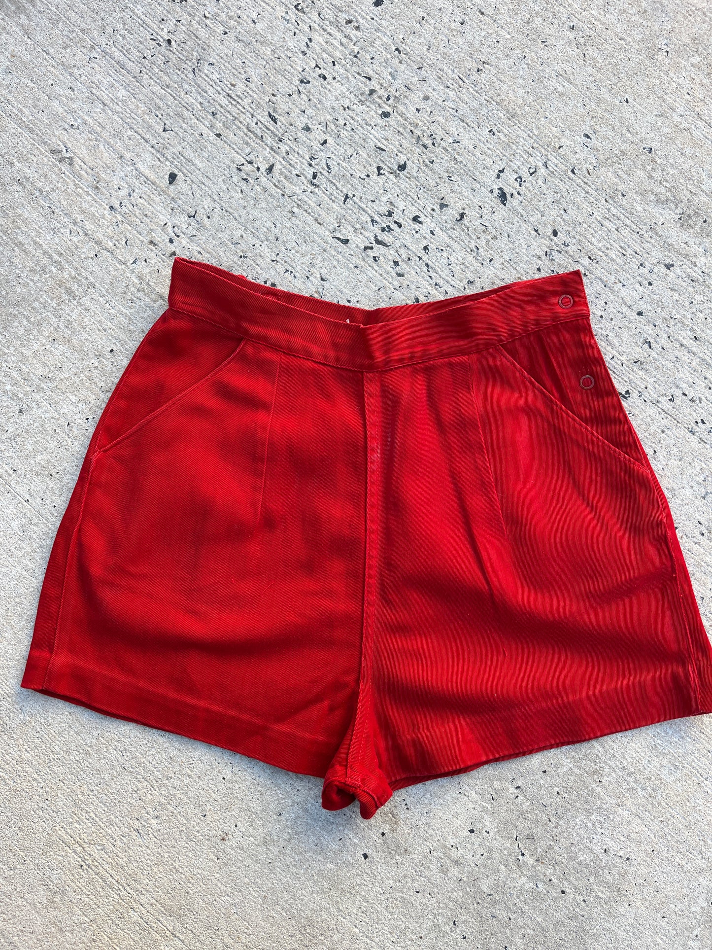 1940s Sanforized Red Side Snap Shorts 25”/26”
