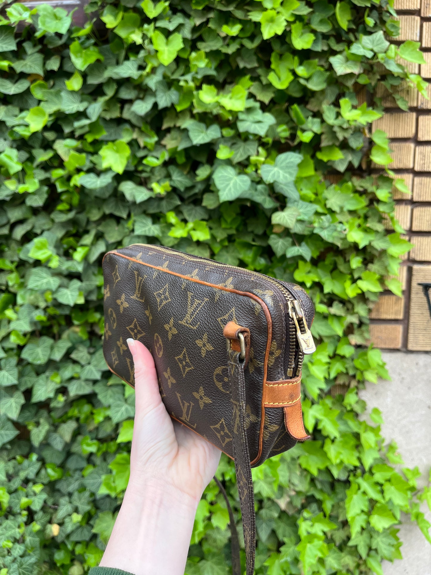 Vintage Louis Vuitton Monogram Pochette Marly Bandouliere