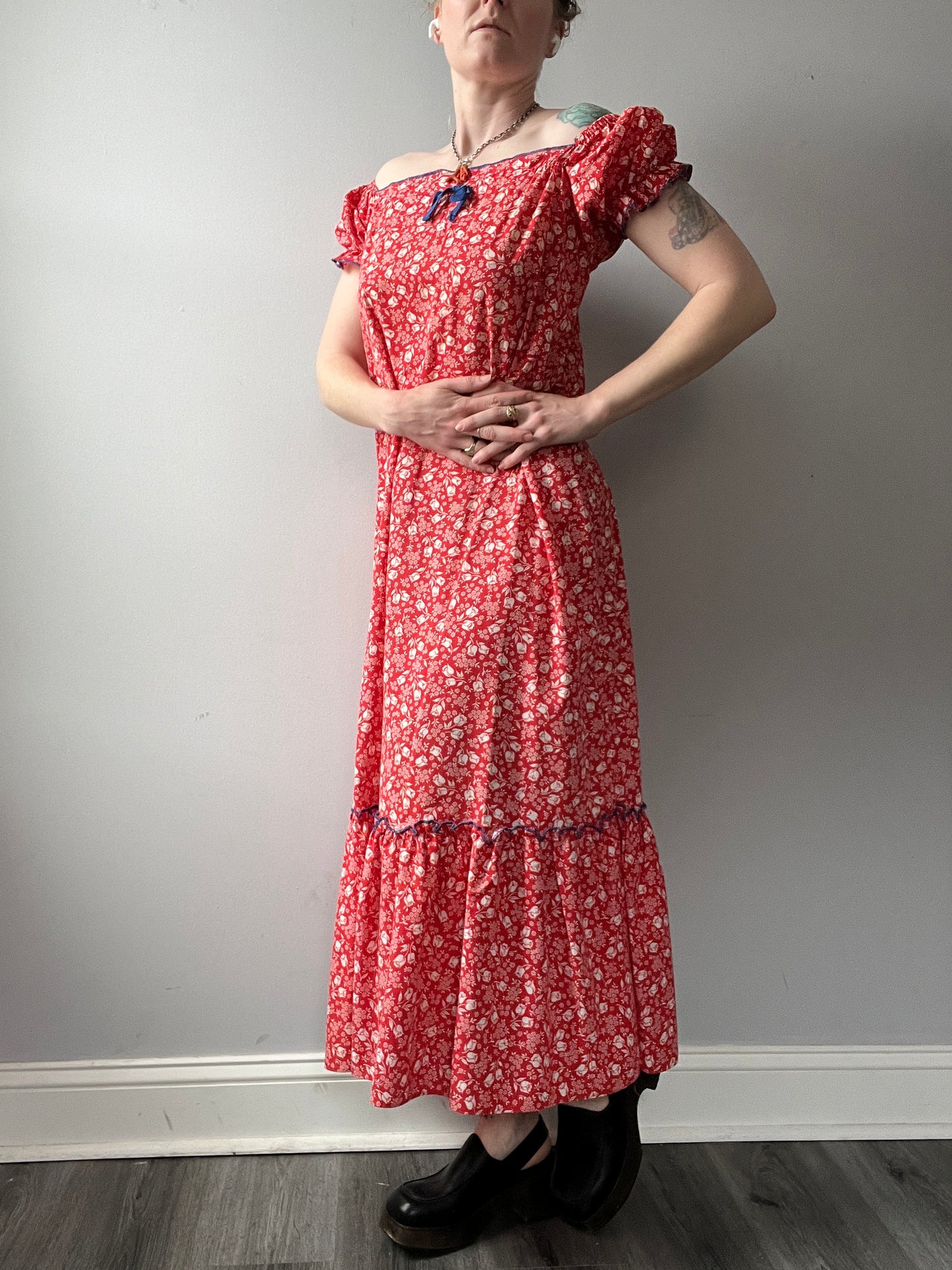 1970s Floral Flowy Red Dress