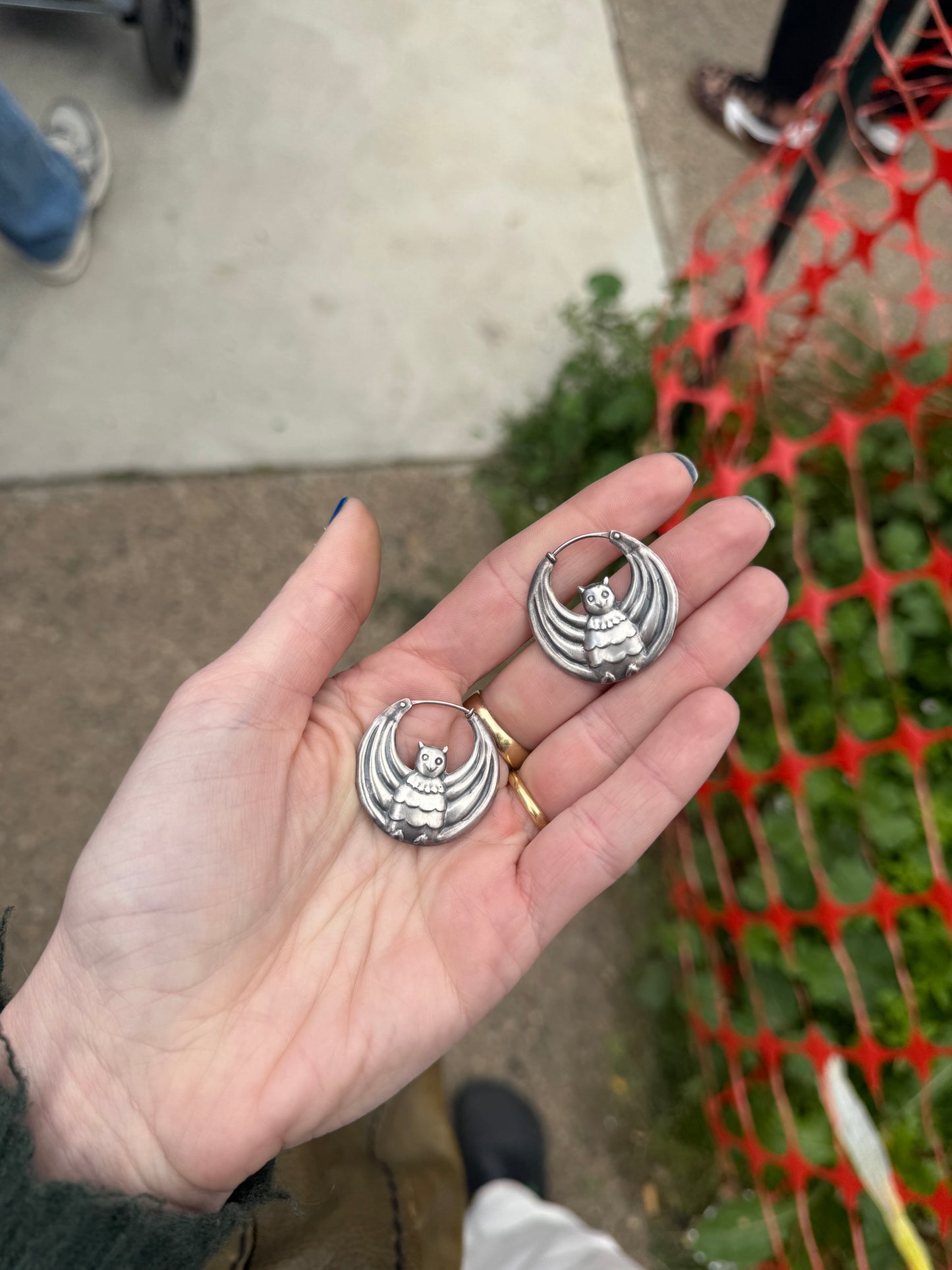 925 Bat Hoops