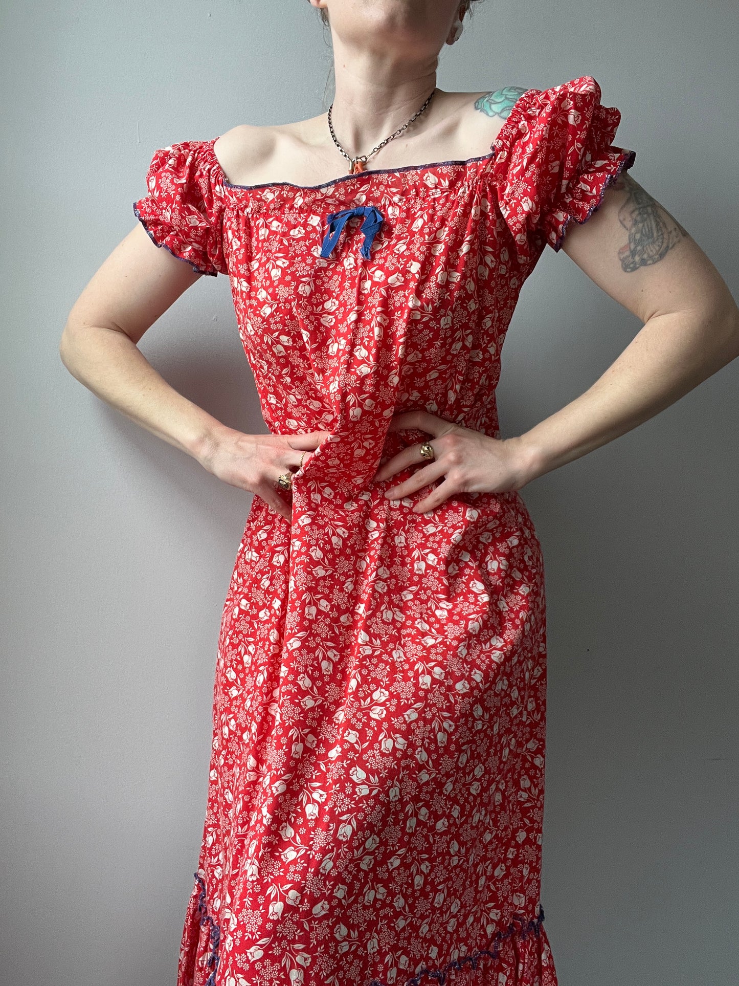 1970s Floral Flowy Red Dress