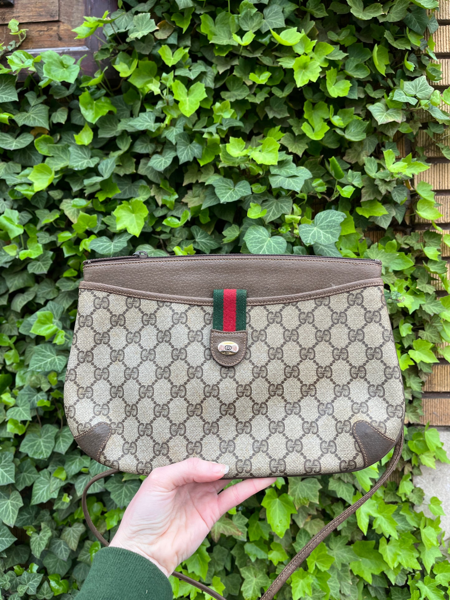 Authentic Vintage Gucci GG Monogram Supreme Sherry Web Ophidia Clutch Crossbody Bag