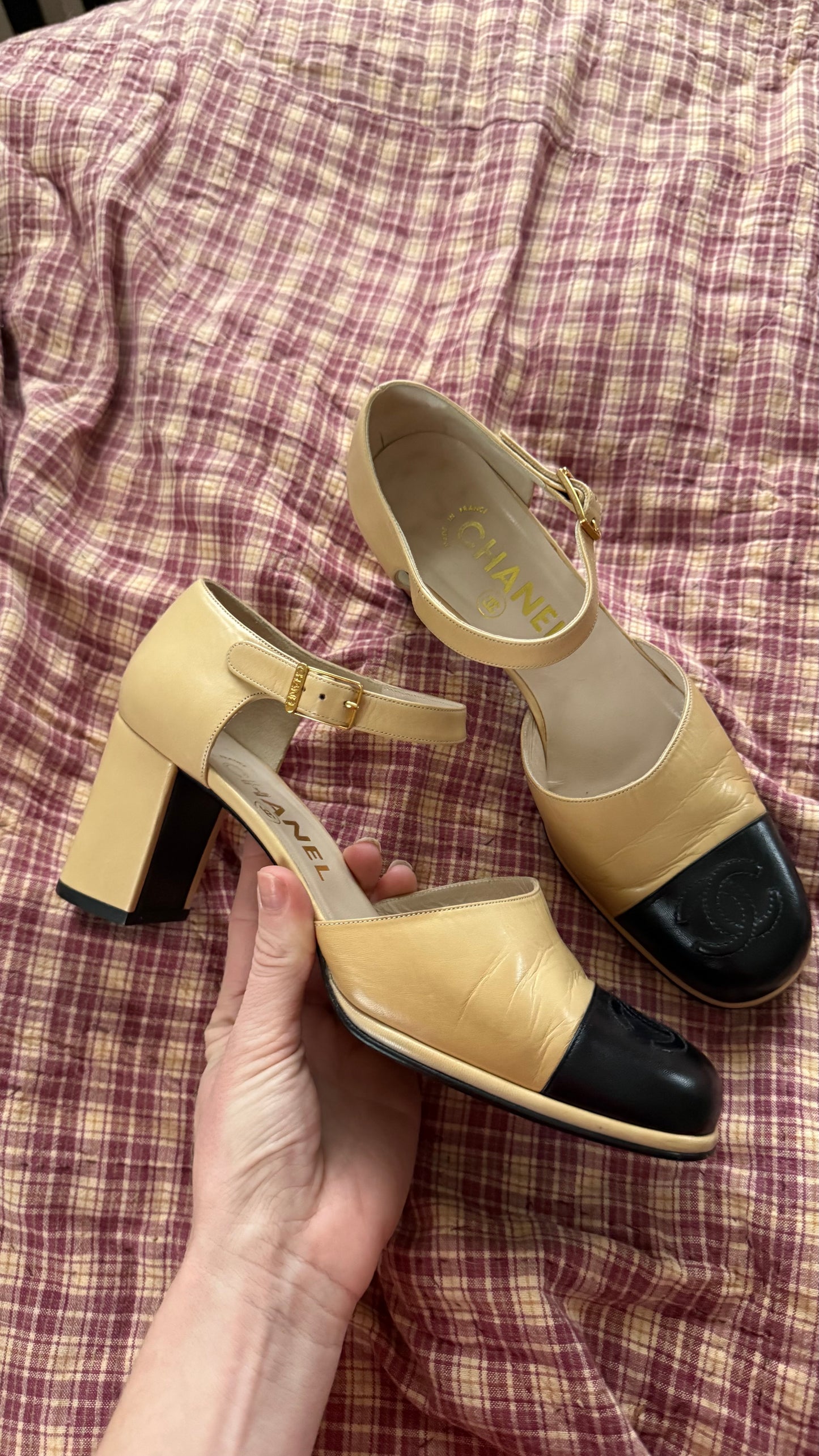 1990s Chanel Leather Pumps Size 38