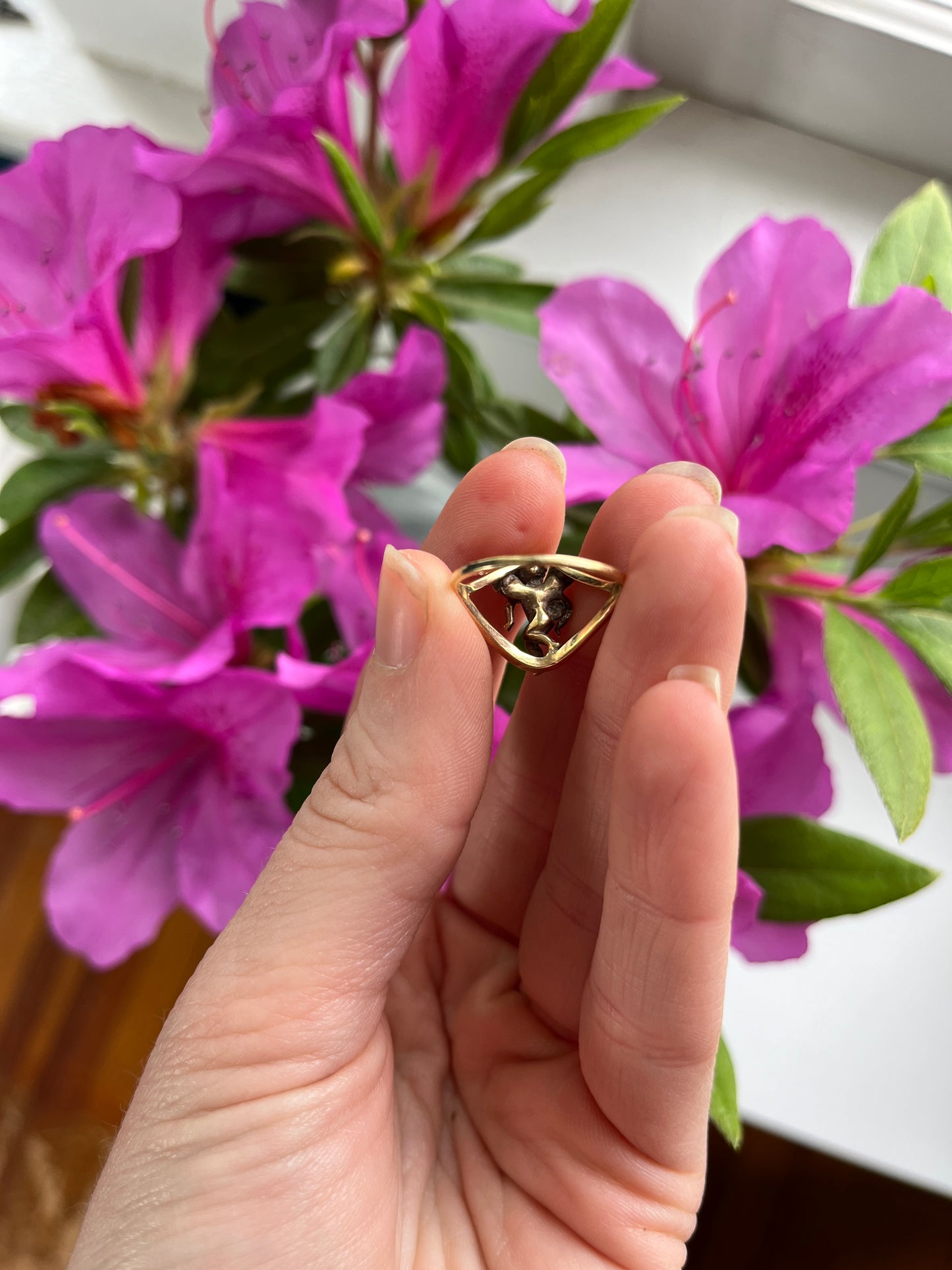 10K Gold Vintage Cherub Ring Size 7