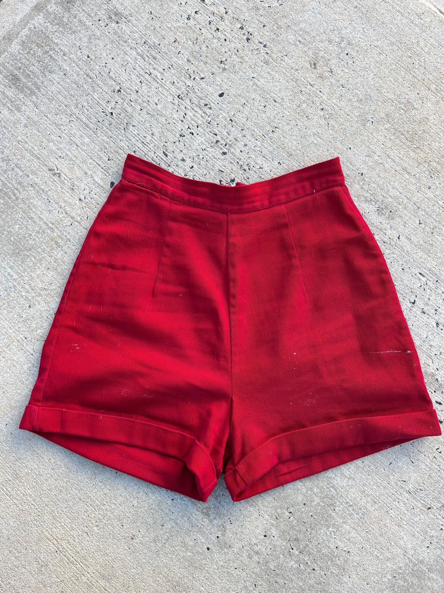 1940s Red Cotton Zip Up Shorts 26”