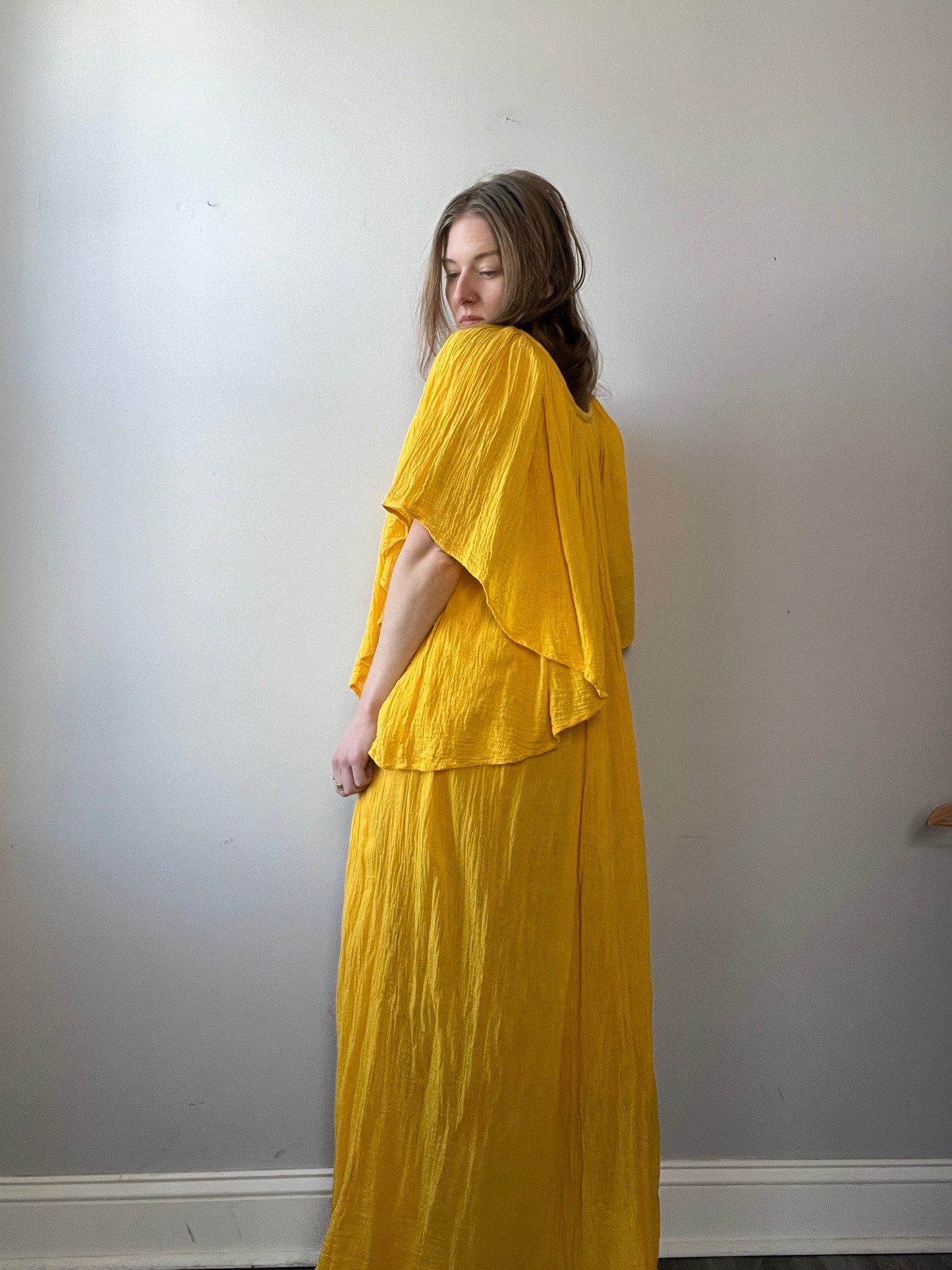 1970s Amerikan Climax Gauzy Cotton Yellow Flutter Sleeve Dress