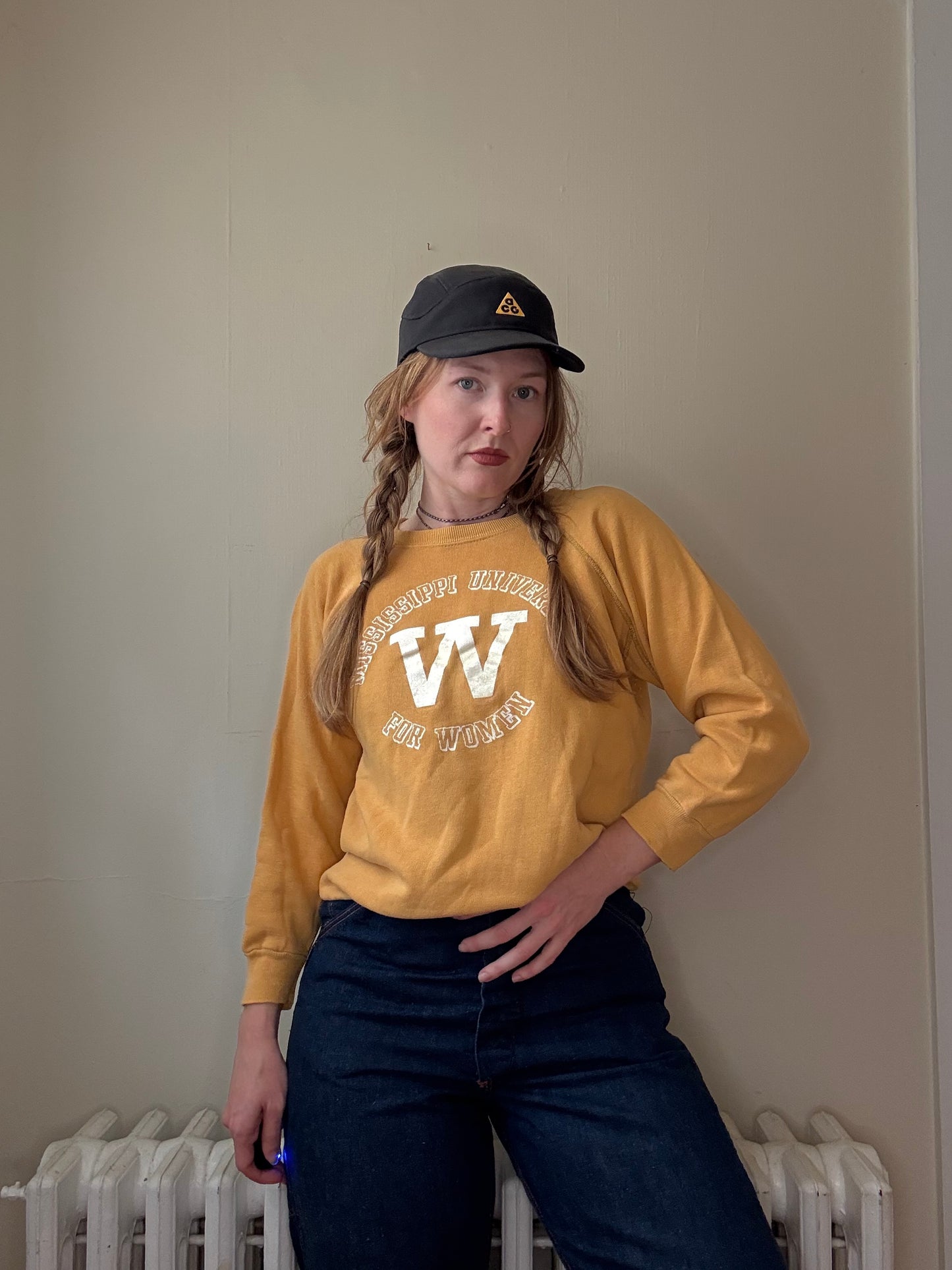 1960s Mississippi Univ For Women Burnt Orange Crew Neck M/L