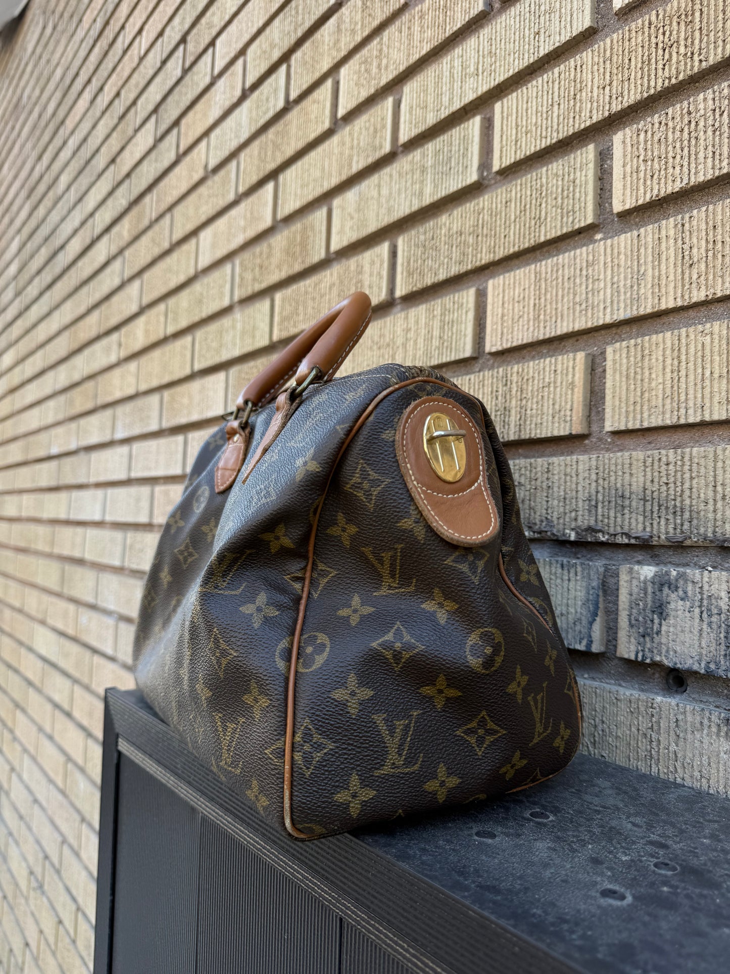 Authentic 1970s/1980s Louis Vuitton Speedy 30