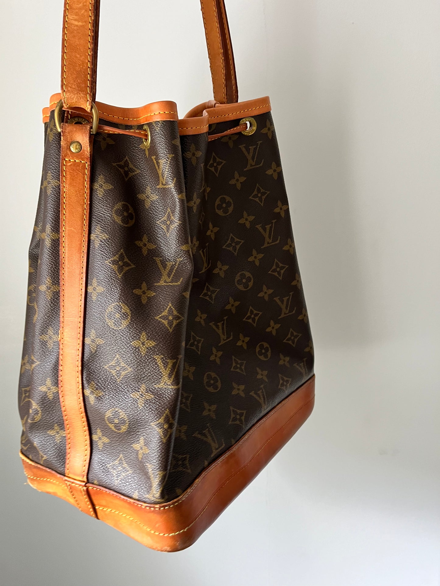 Authentic Louis Vuitton Noe Drawstring Shoulder Bag