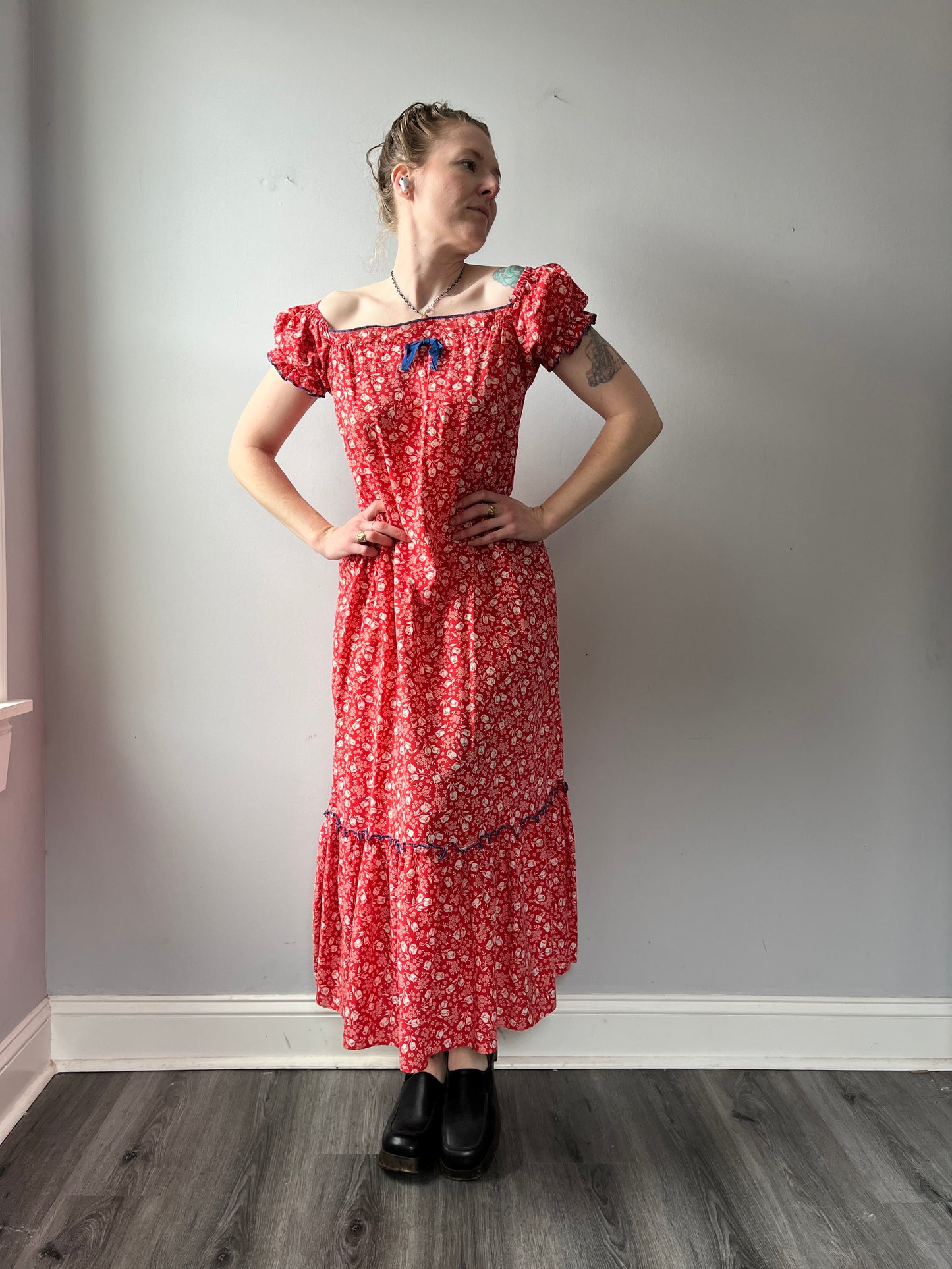 1970s Floral Flowy Red Dress