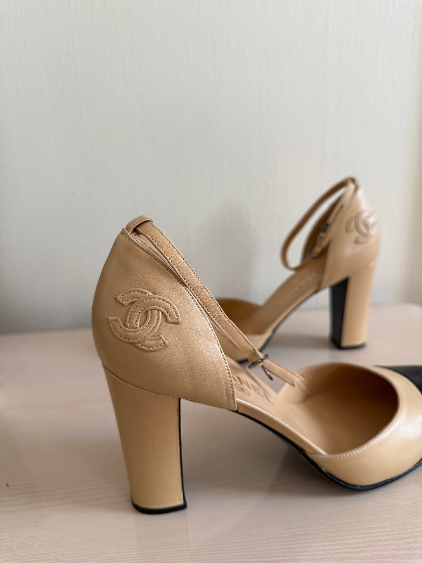 1990s Chanel CC Mary Jane Pumps EU 38 7.5/8