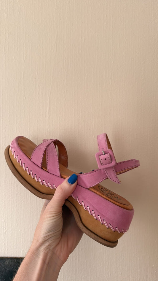 1990s Pink Leather Sandals