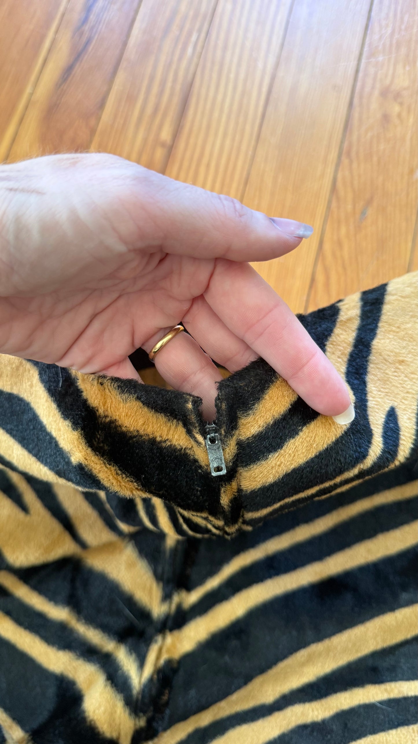 1960s Tiger Print Velvet-y Shift Dress S