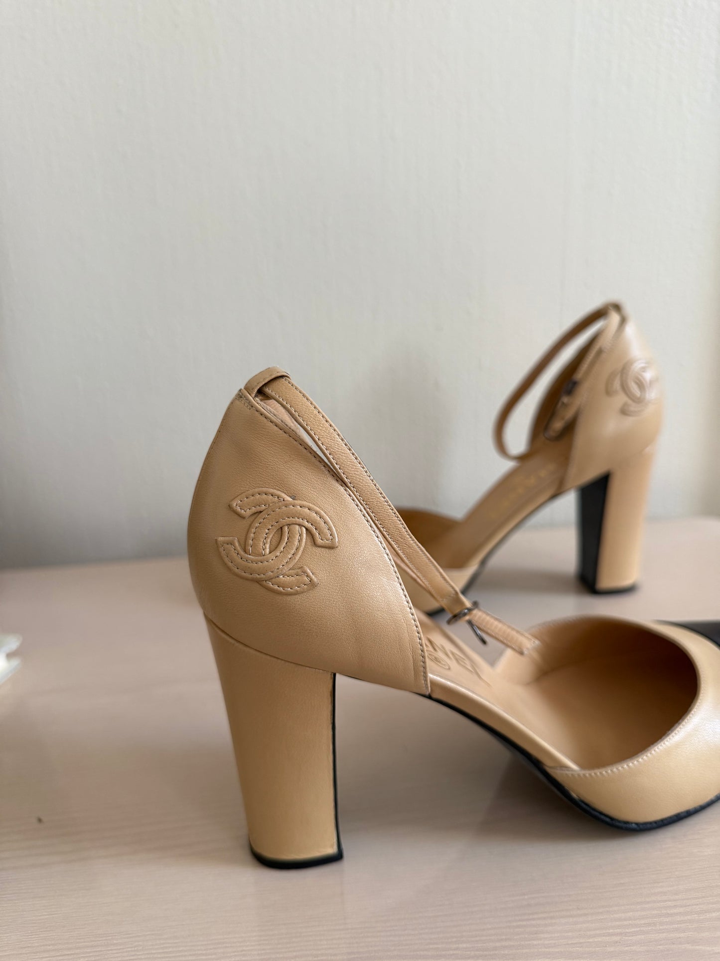 1990s Chanel CC Mary Jane Pumps EU 38 7.5/8
