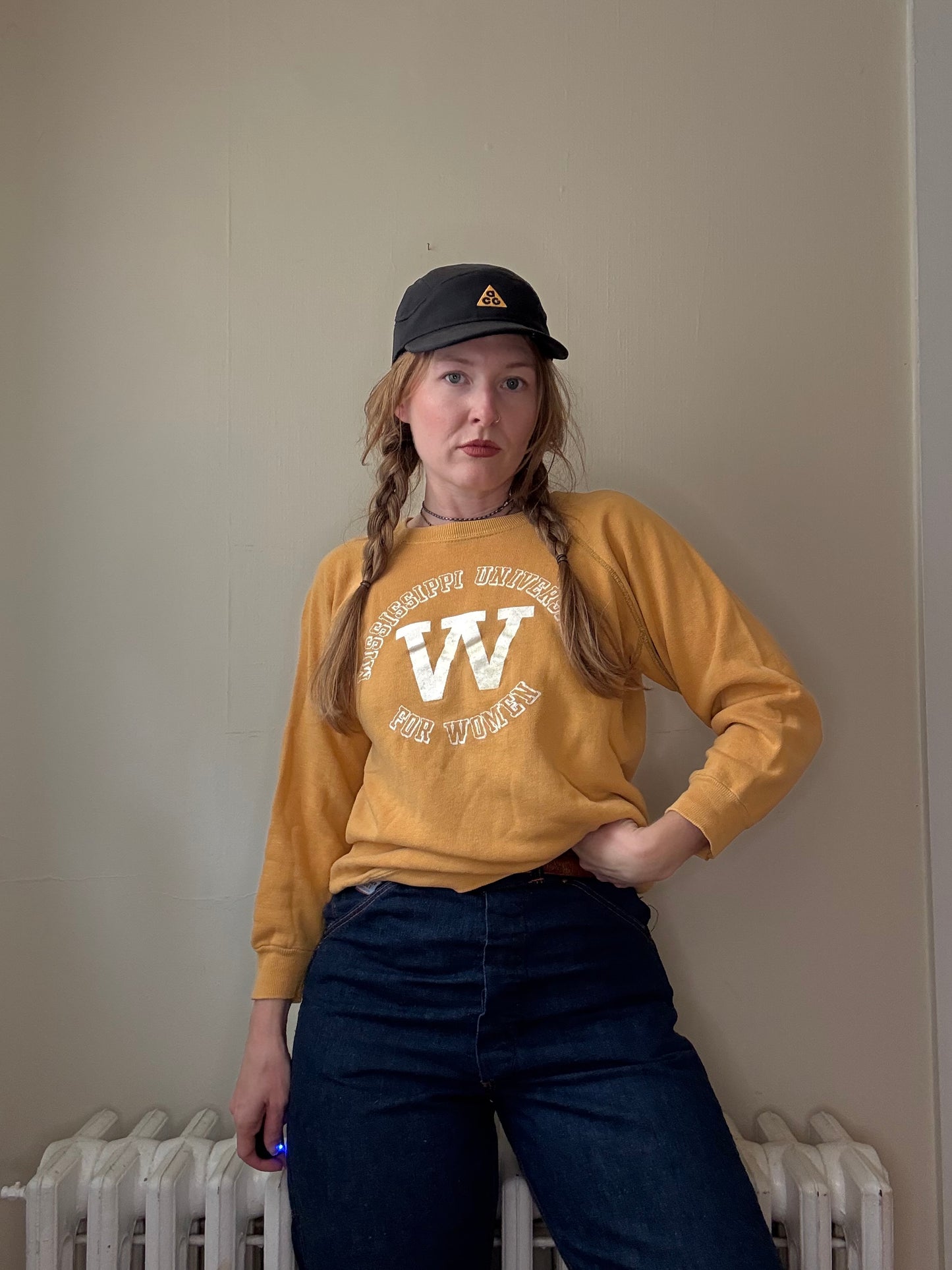 1960s Mississippi Univ For Women Burnt Orange Crew Neck M/L