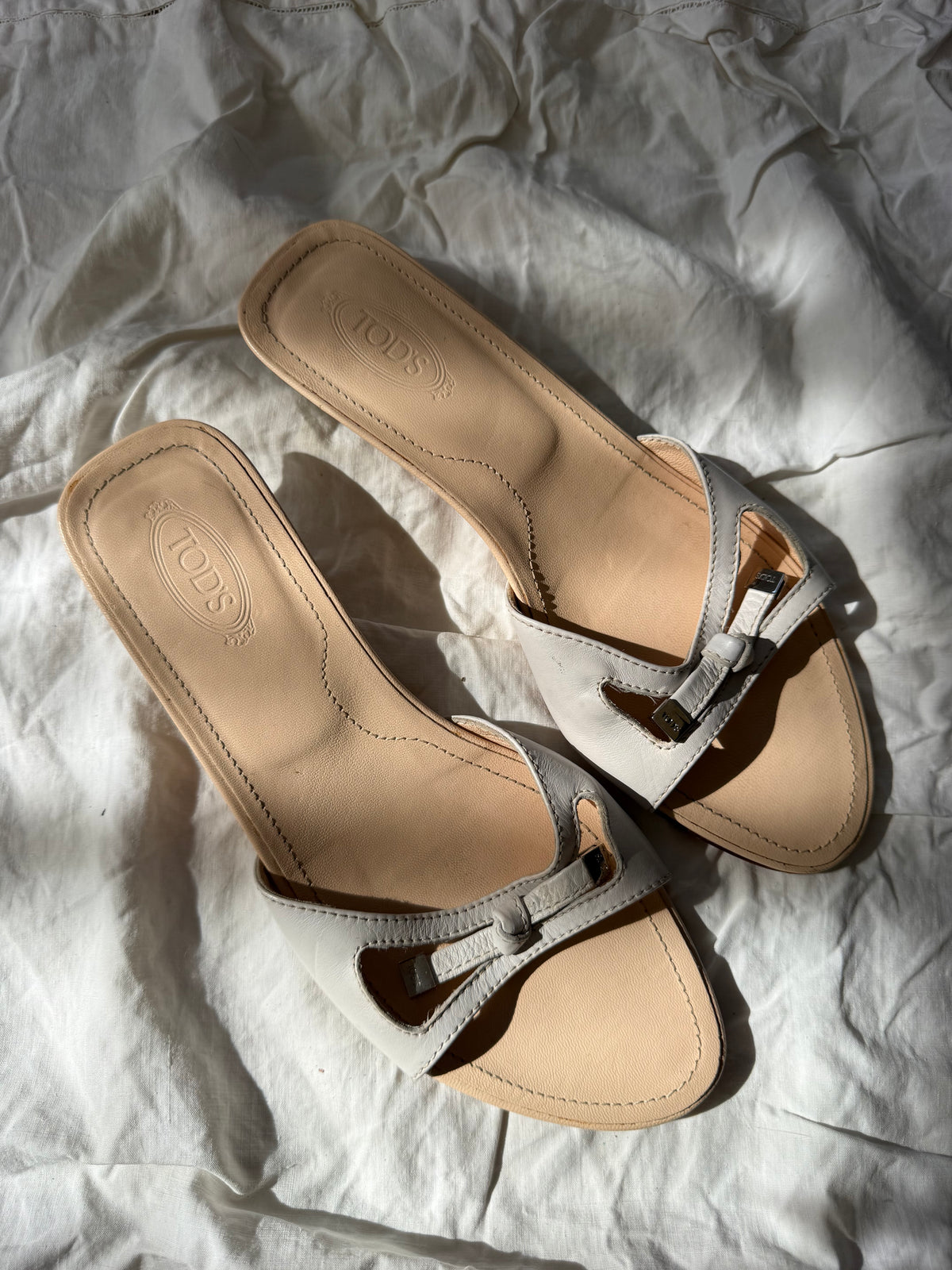 Vintage Tod's White Leather Low Heel Summer Sandal 38.5