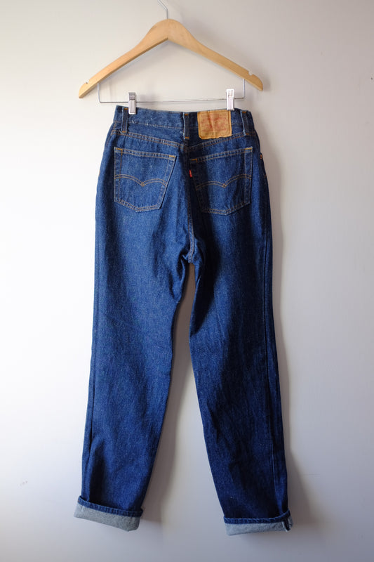 Vintage Student Fit Med Wash Levi’s 26”