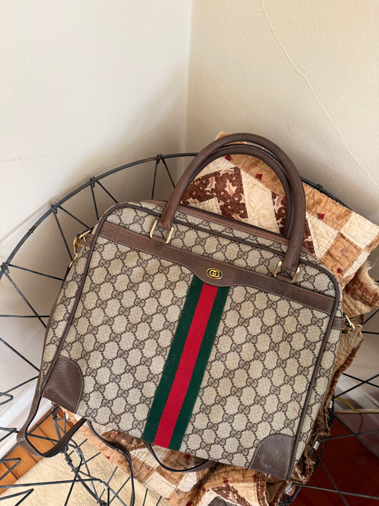 Authentic Vintage 1980s Gucci GG Supreme Sherry Line Handbag