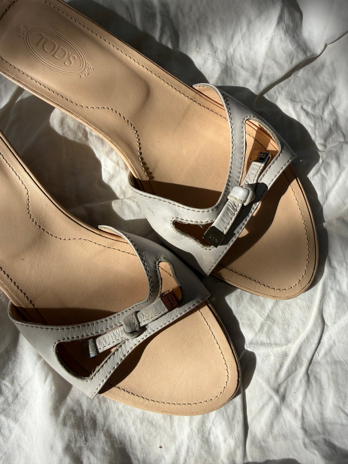 Vintage Tod's White Leather Low Heel Summer Sandal 38.5