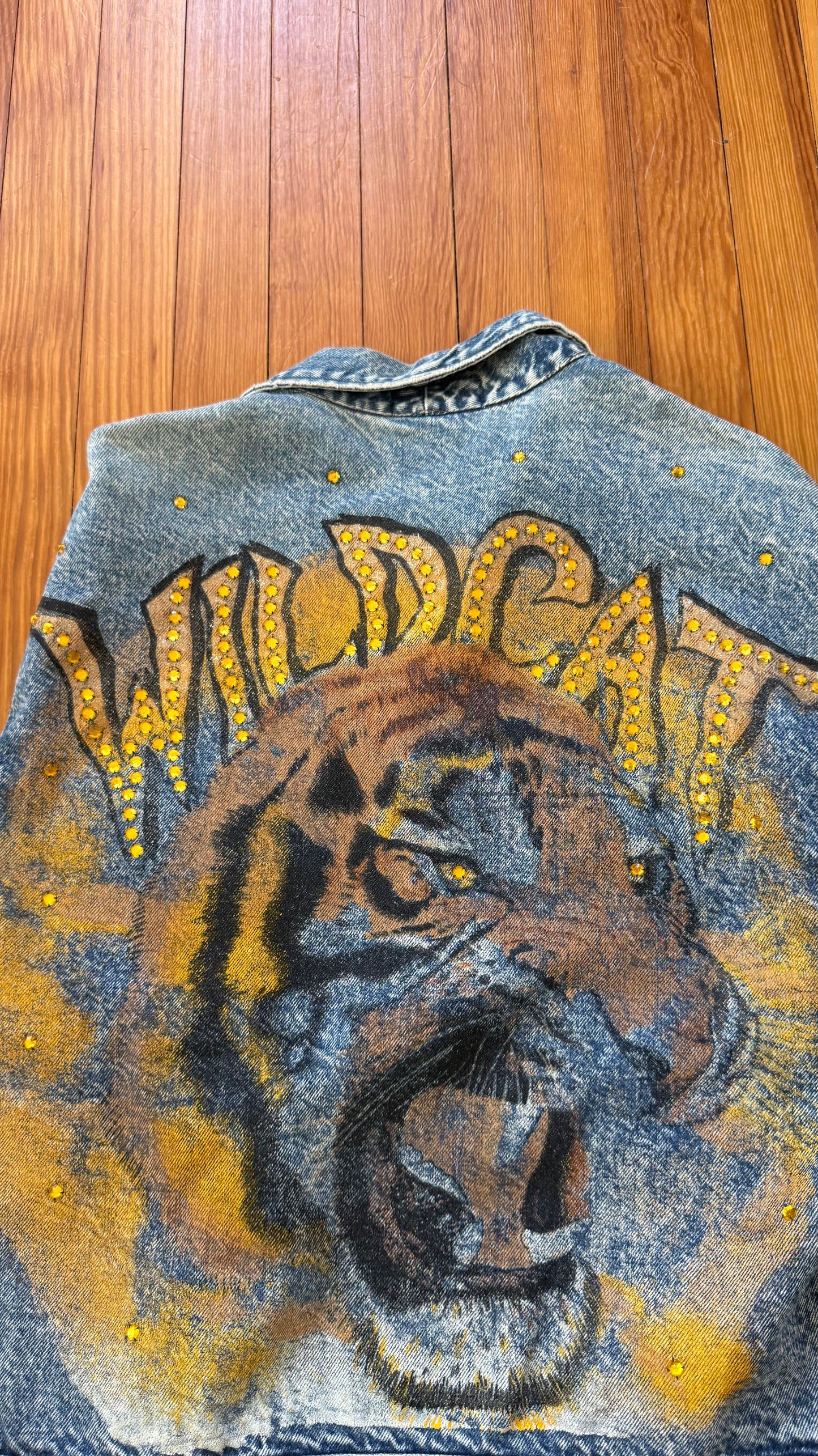 1980s Hand Painted Wild Cat Tiger Denim Jacket S-L